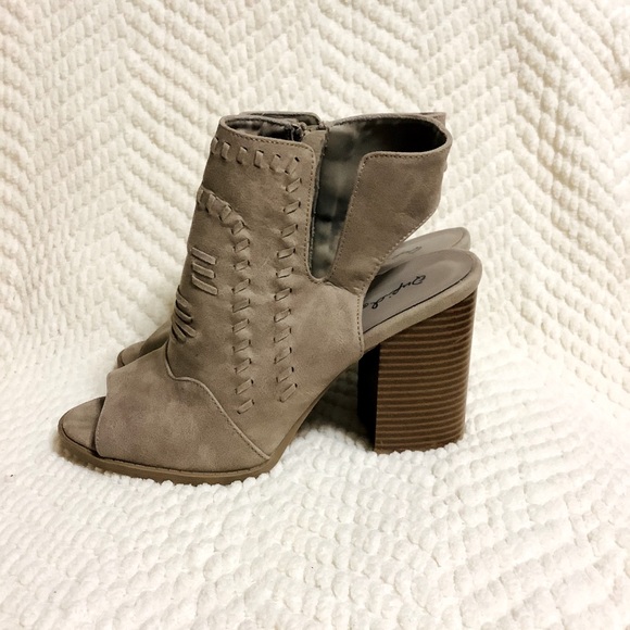 🌵Cut-out Peep Toe Chunk Heel - Picture 4 of 8